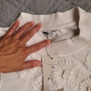 Crown & Ivy White Textured Floral Top